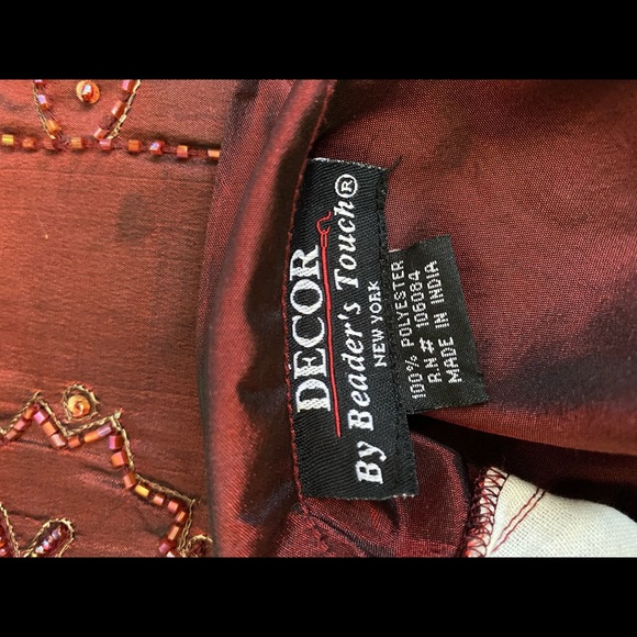 2 @ Red Pillow - sequins and beaded embroidery - Picture 5 of 7